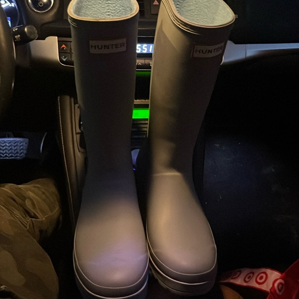 Up for sell is a brand new pair of Women’s Hunter Rain Boots (size 8)